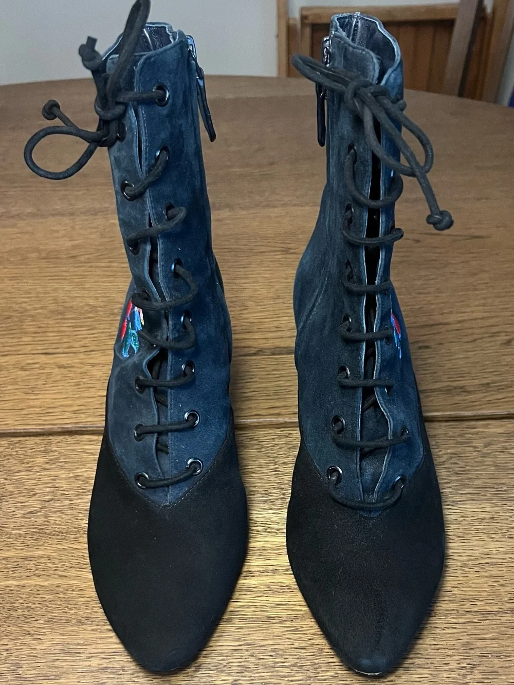 Tory Burch Cassidy Floral Embroidered Lace Up Ankle Booties Navy Black 8.5 M